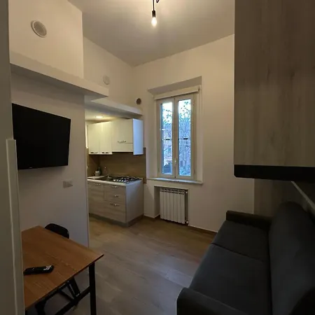Апартаменты Little House Leonardo