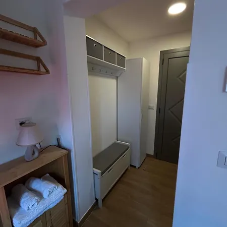 Apartment Little House Leonardo